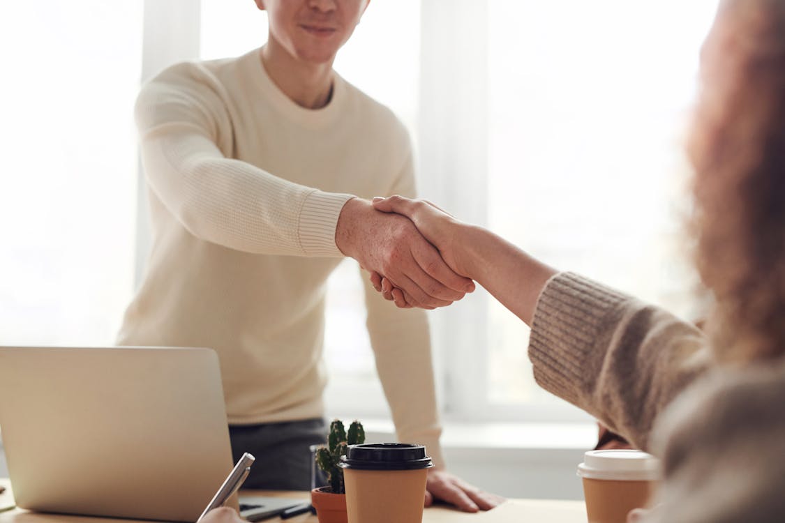 Presença online empresas B2B Portugal equipa profissional LinkedIn SEO