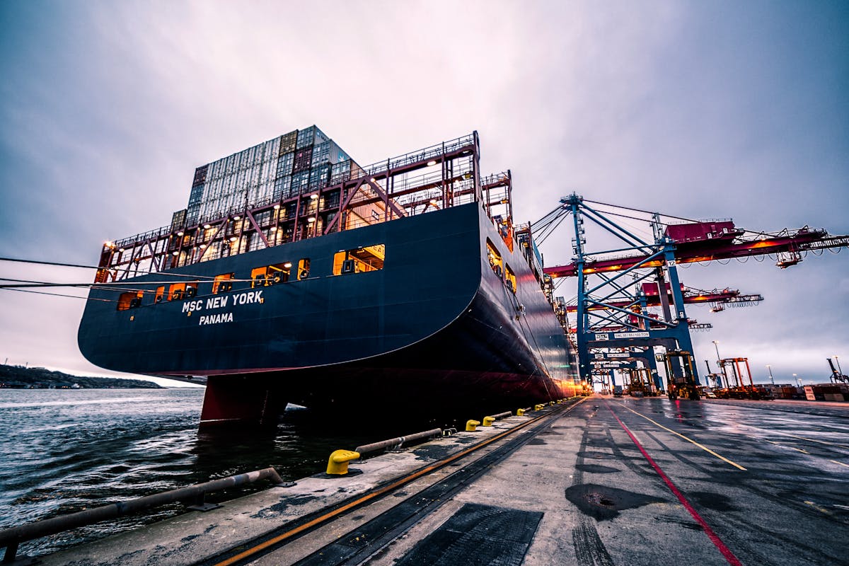 Rotas atlântico transporte mercadorias Açores Portugal frete marítimo corredor insular